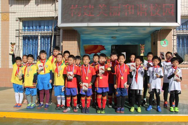 库里三节17+9+10新援22分 勇士大胜开拓者35分