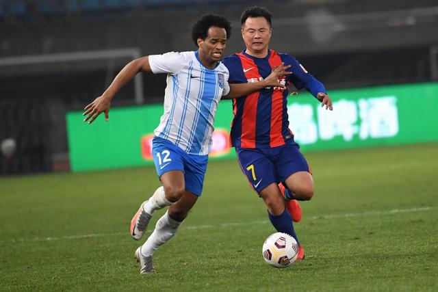 班凯罗三双魔术克鹈鹕 库兹马31分奇才胜国王